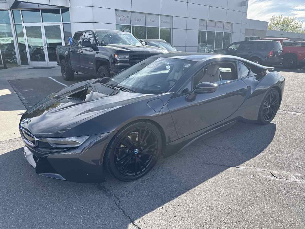Used 2015 BMW i8 image 2