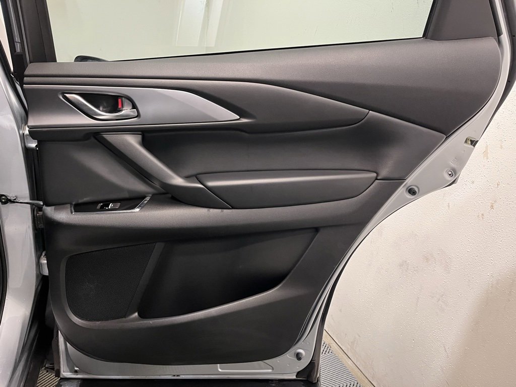 Used 2023 MAZDA CX-9 Touring image 18