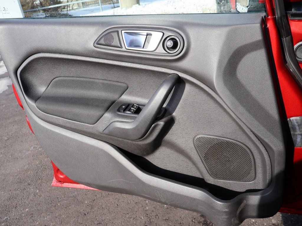 Used 2014 Ford Fiesta SE image 26