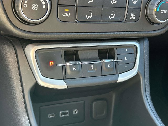 Used 2024 GMC Terrain SLE FWD image 34