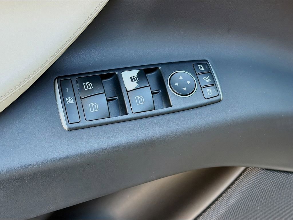 Used 2018 Tesla Model X 75D AWD/4WD image 23