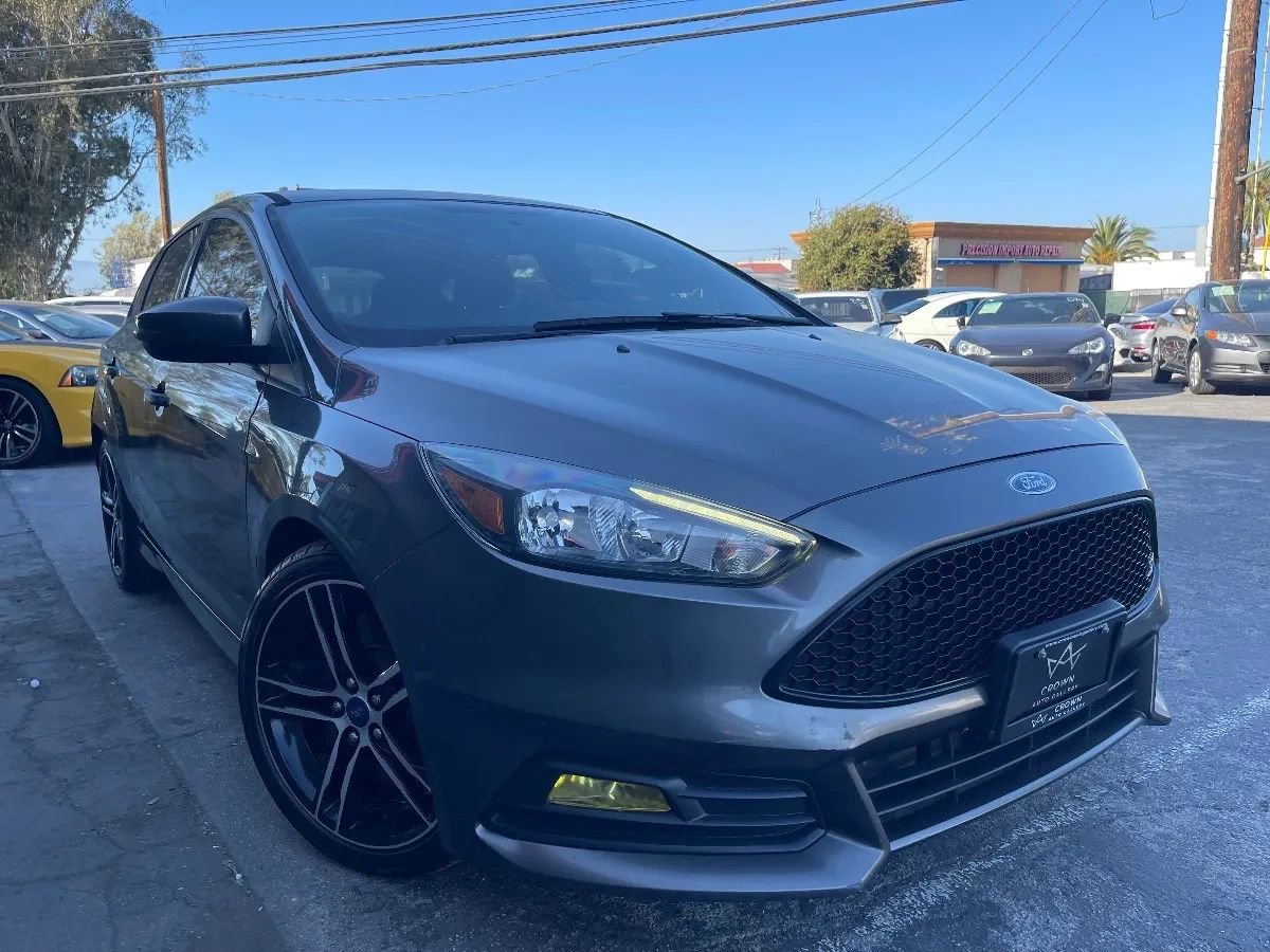 Used 2015 Ford Focus ST FWD image 3