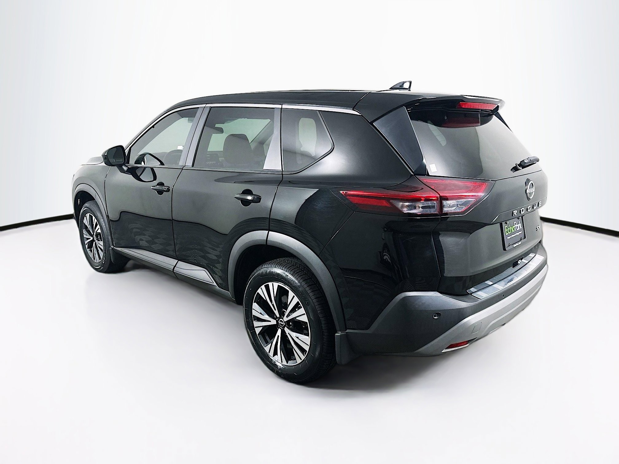 Used 2023 Nissan Rogue SV image 5