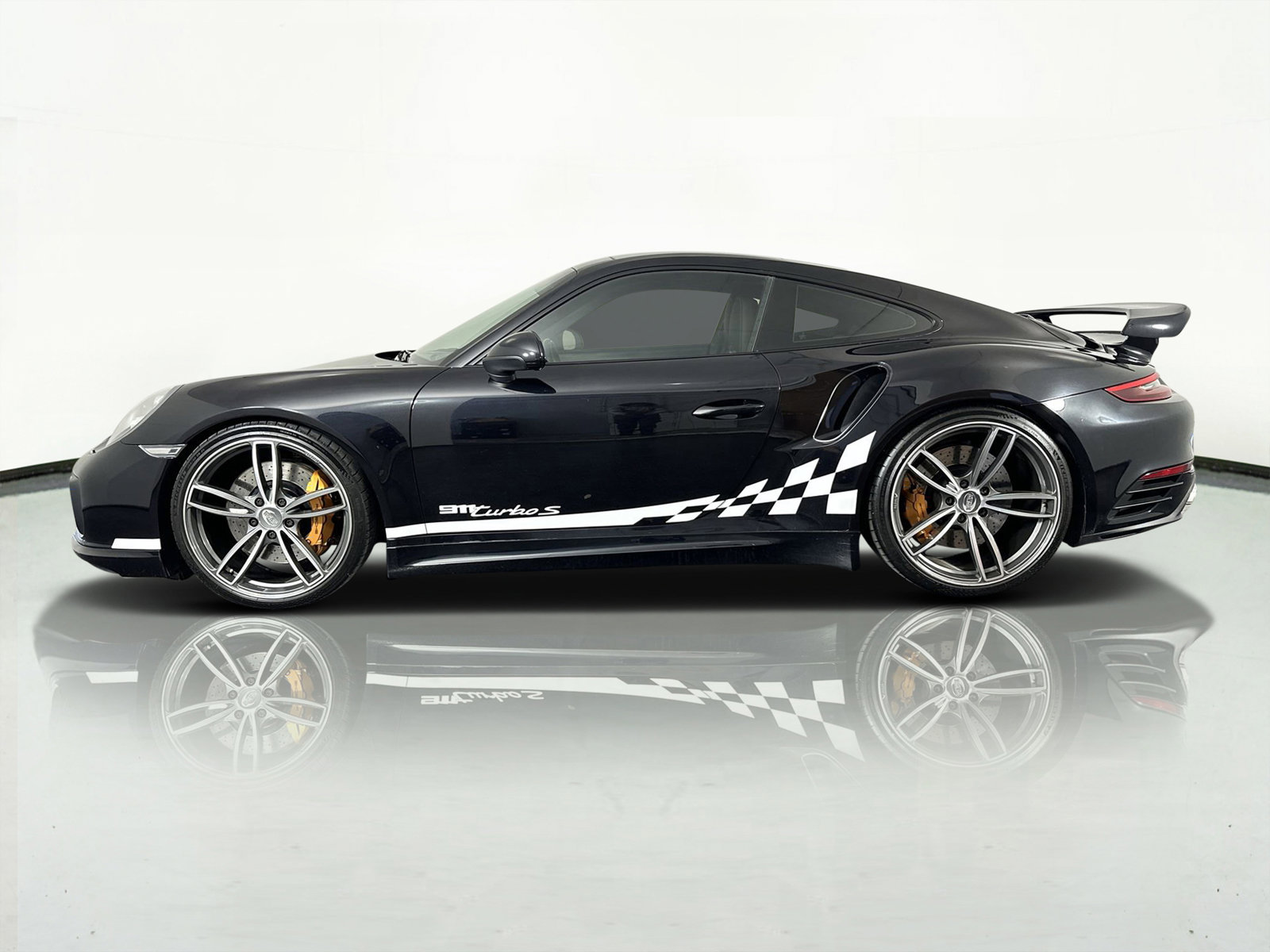 Used 2018 Porsche 911 Turbo image 5