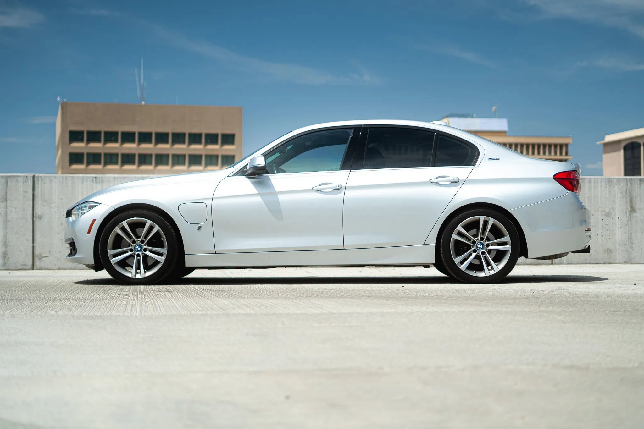 Used 2018 BMW 330e 330e iPerformance Sedan 4D image 16