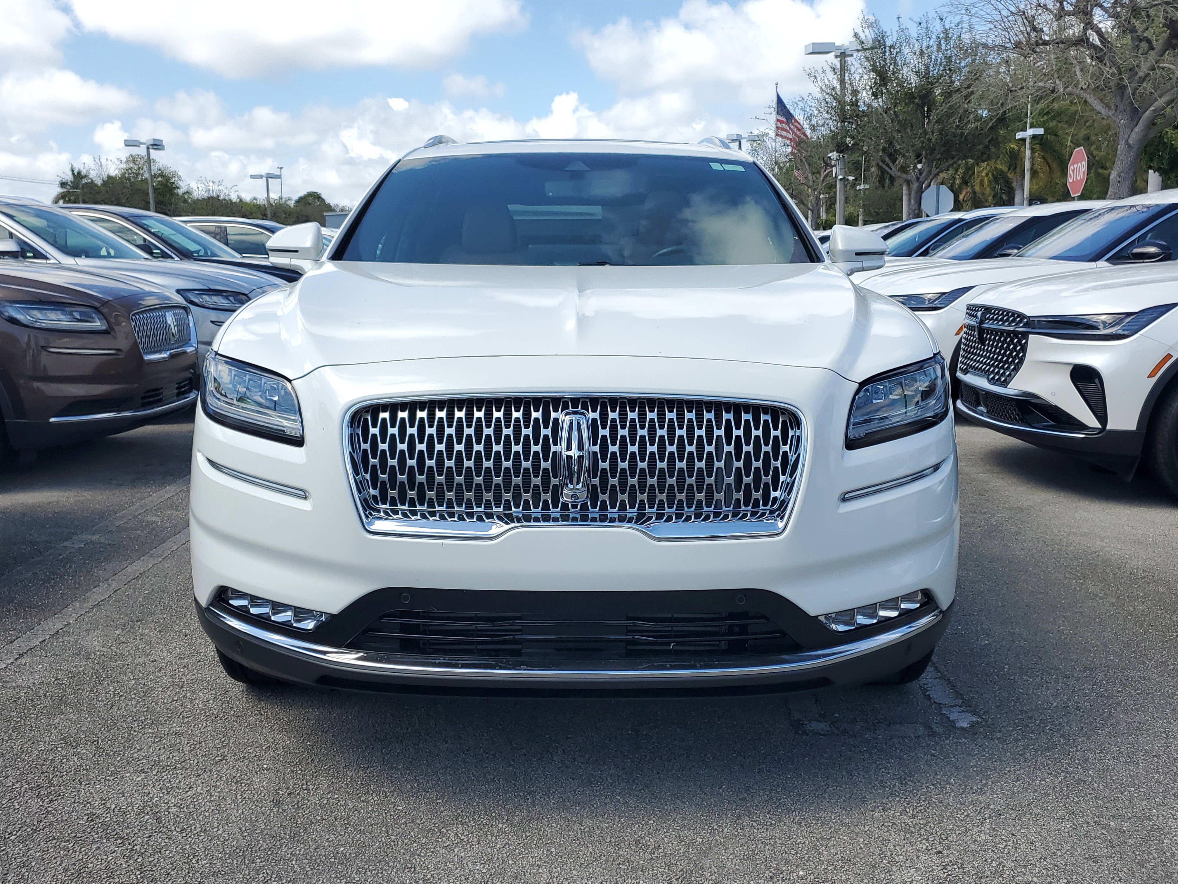 Certified 2023 Lincoln Nautilus Black Label image 2