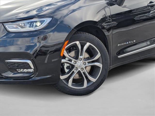 New 2026 Chrysler Pacifica Pinnacle image 10