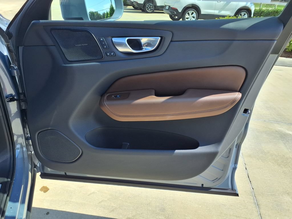 Certified 2023 Volvo XC60 B5 Ultimate AWD/4WD image 21