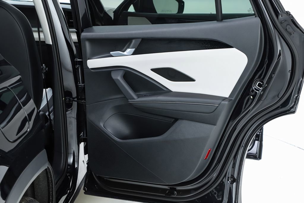 New 2026 Volkswagen Tiguan SE image 69