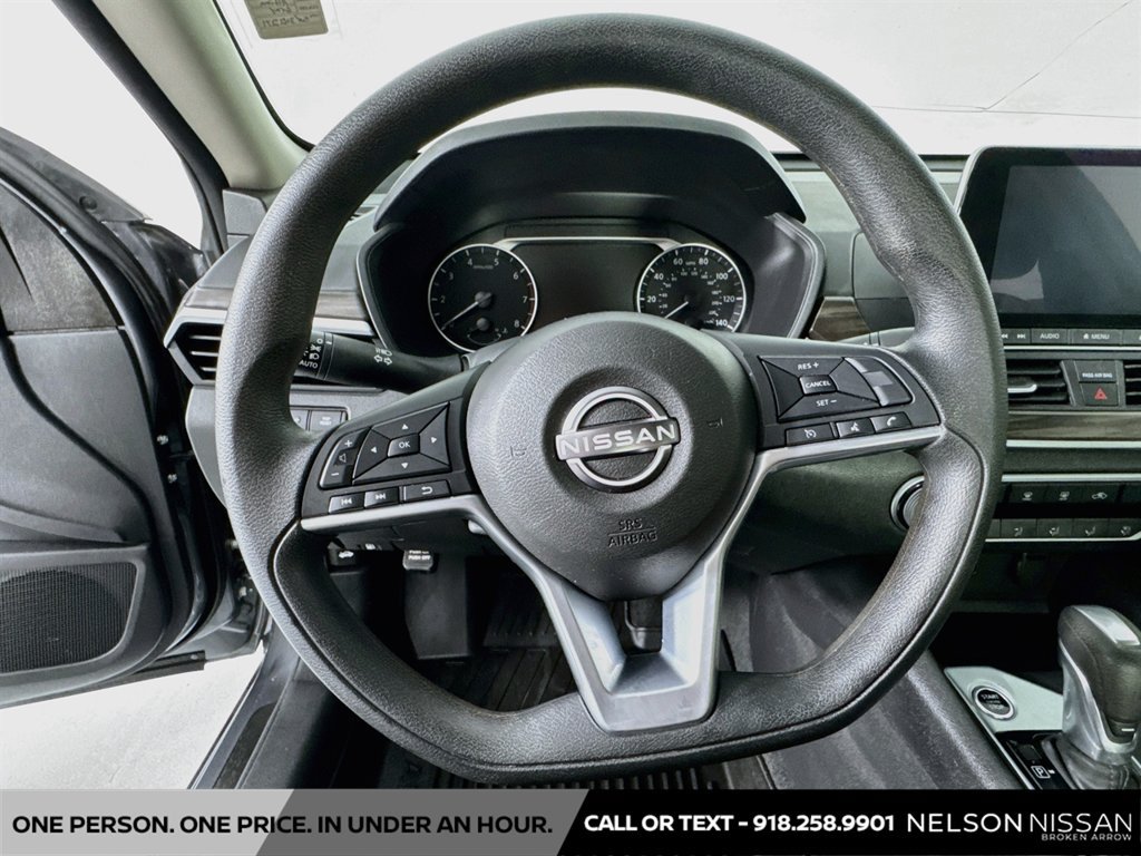 Certified 2025 Nissan Altima 2.5 SV FWD image 11