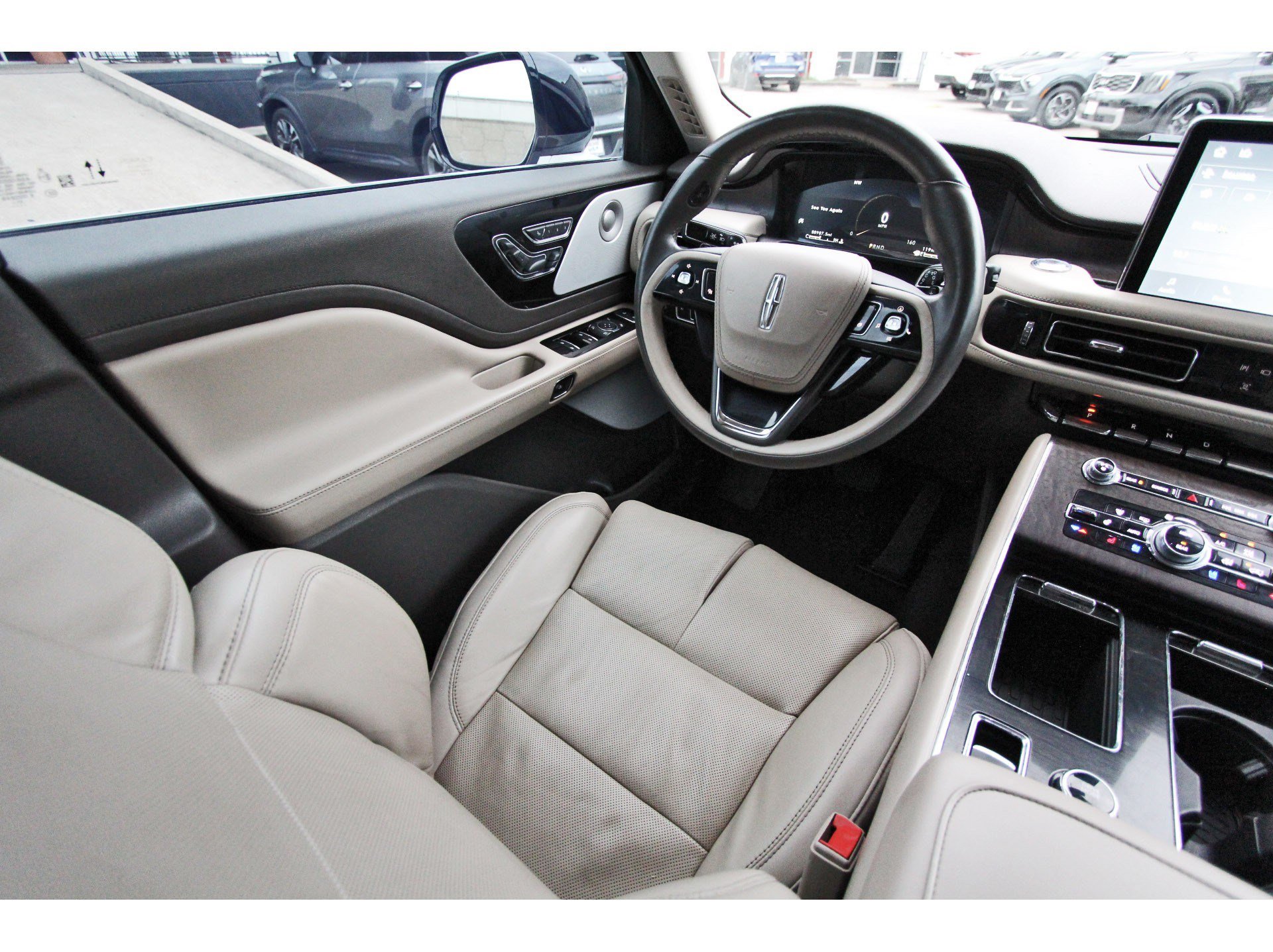 Used 2022 Lincoln Aviator Reserve w/ Equipment Group 201A RWD image 12
