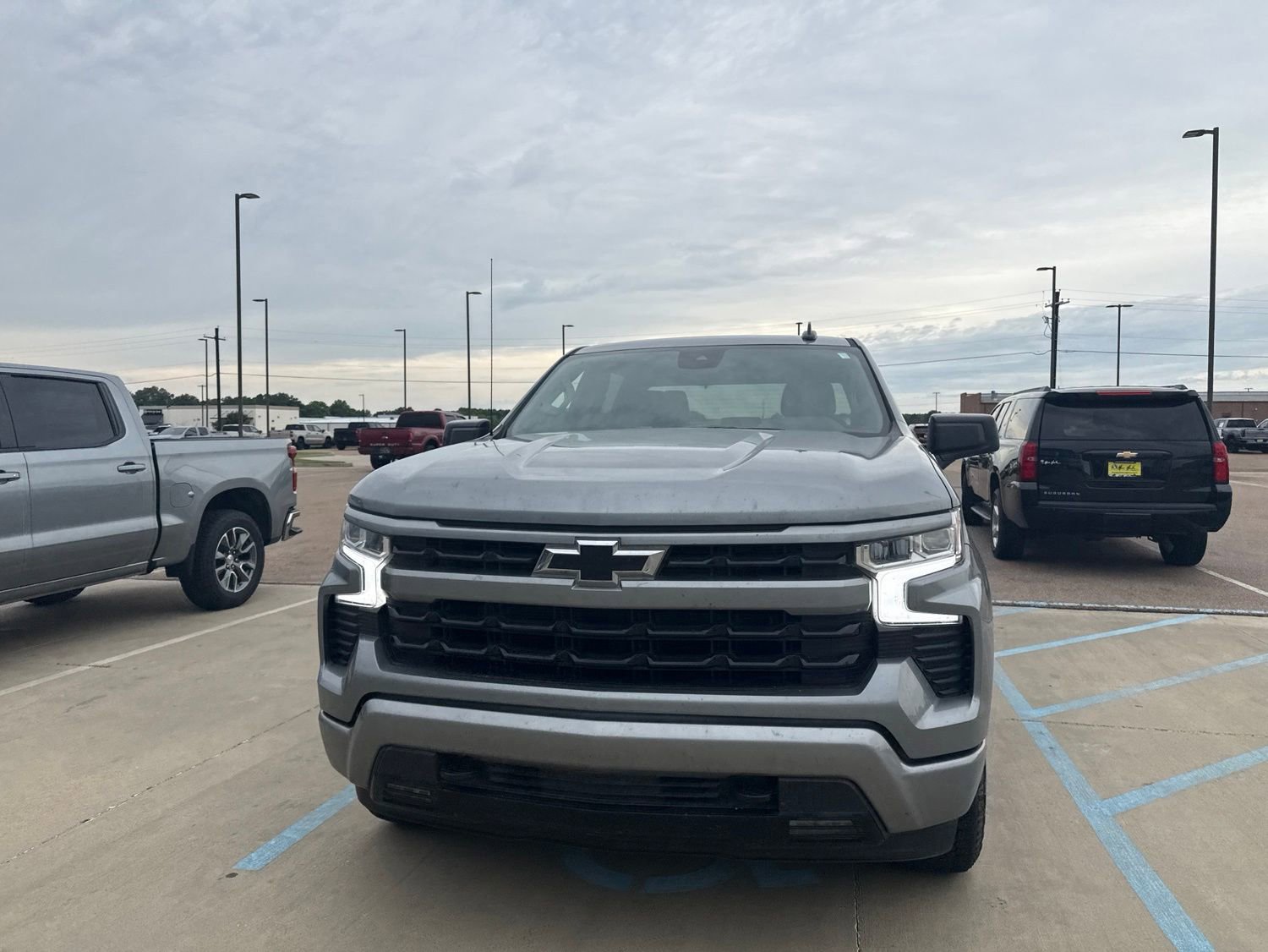 Used 2024 Chevrolet Silverado 1500 RST w/ Z71 Off-Road Package AWD/4WD image 2