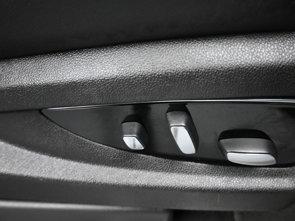 Used 2017 Cadillac Escalade Premium Luxury image 56