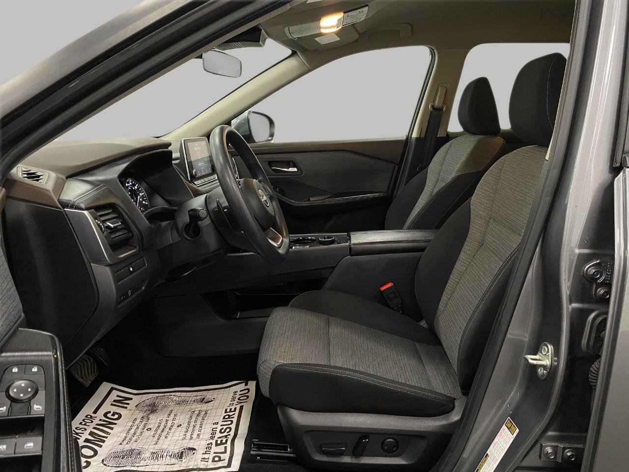 Used 2023 Nissan Rogue SV image 28