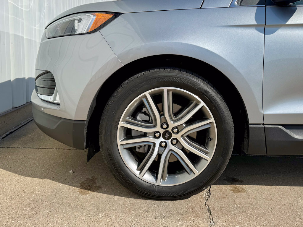 Used 2024 Ford Edge Titanium AWD/4WD image 37