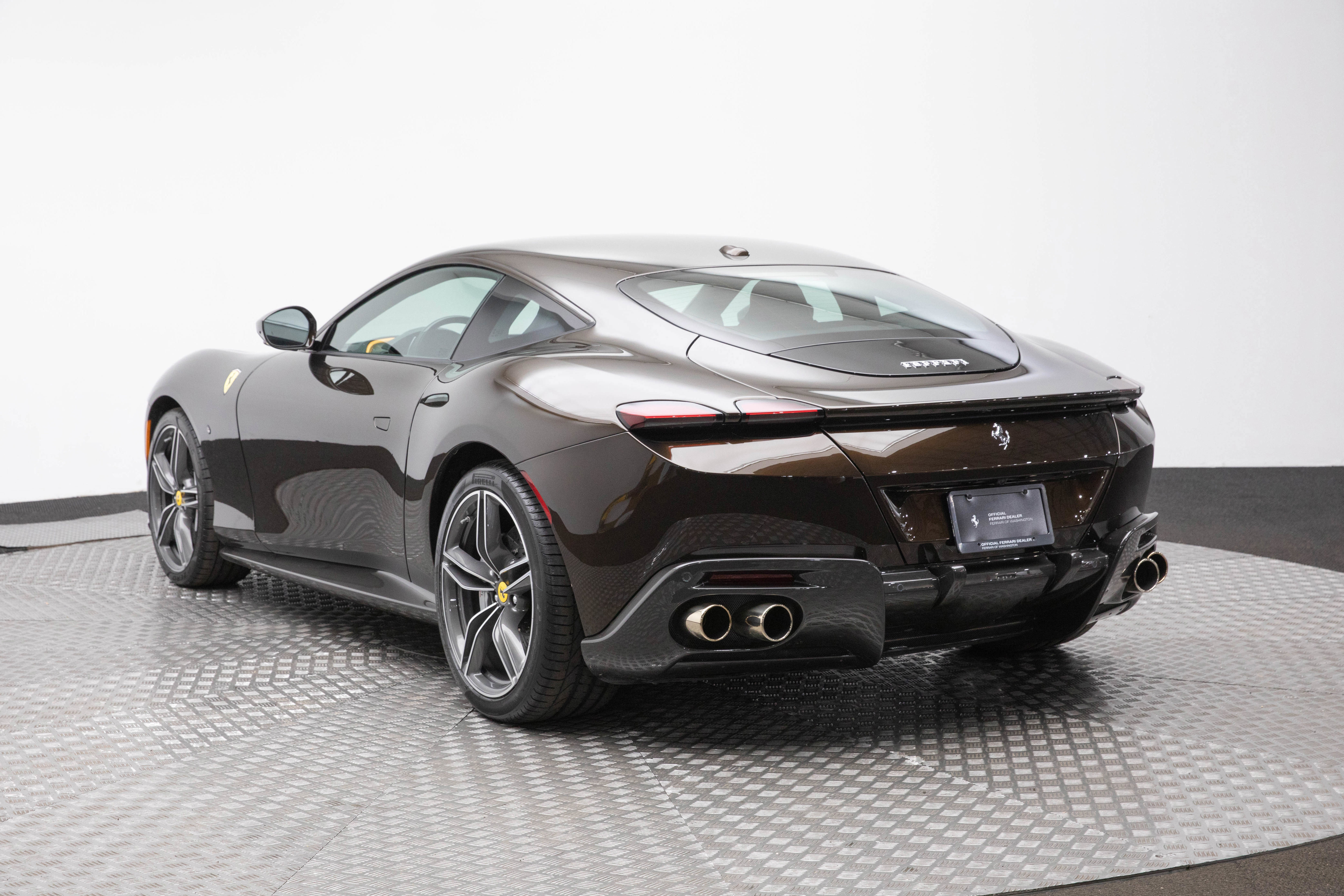 Certified 2022 Ferrari Roma image 3