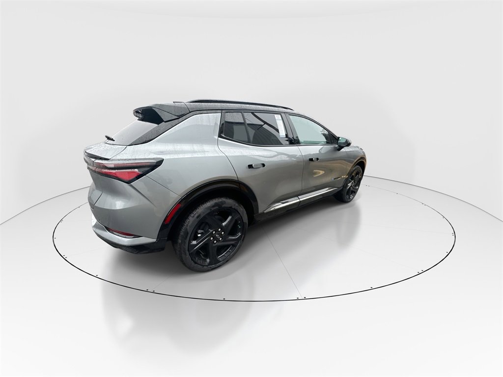 New 2026 Chevrolet Equinox EV RS image 8