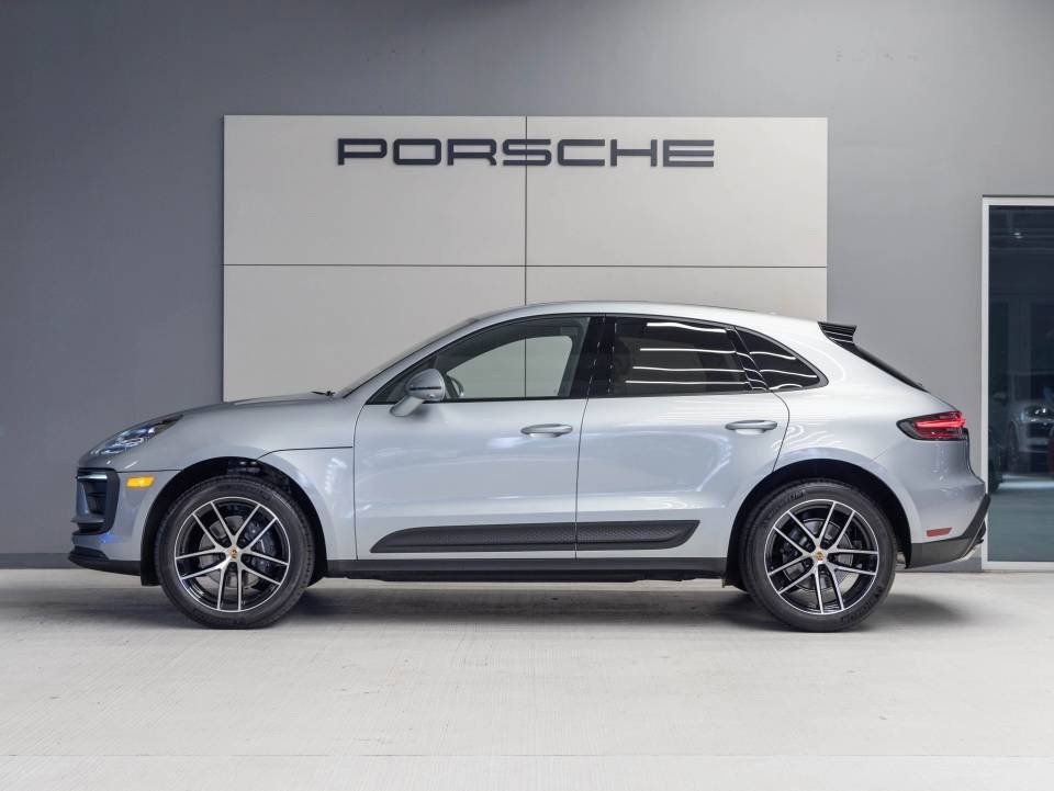 Certified 2026 Porsche Macan image 2