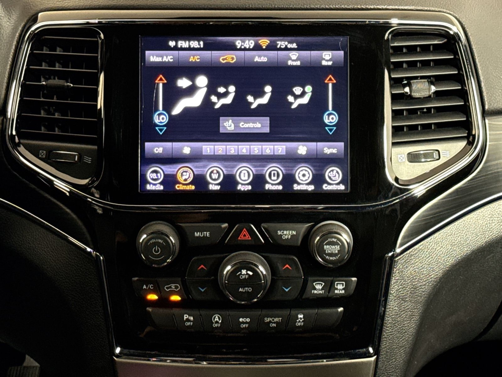 Used 2021 Jeep Grand Cherokee Limited AWD/4WD image 33