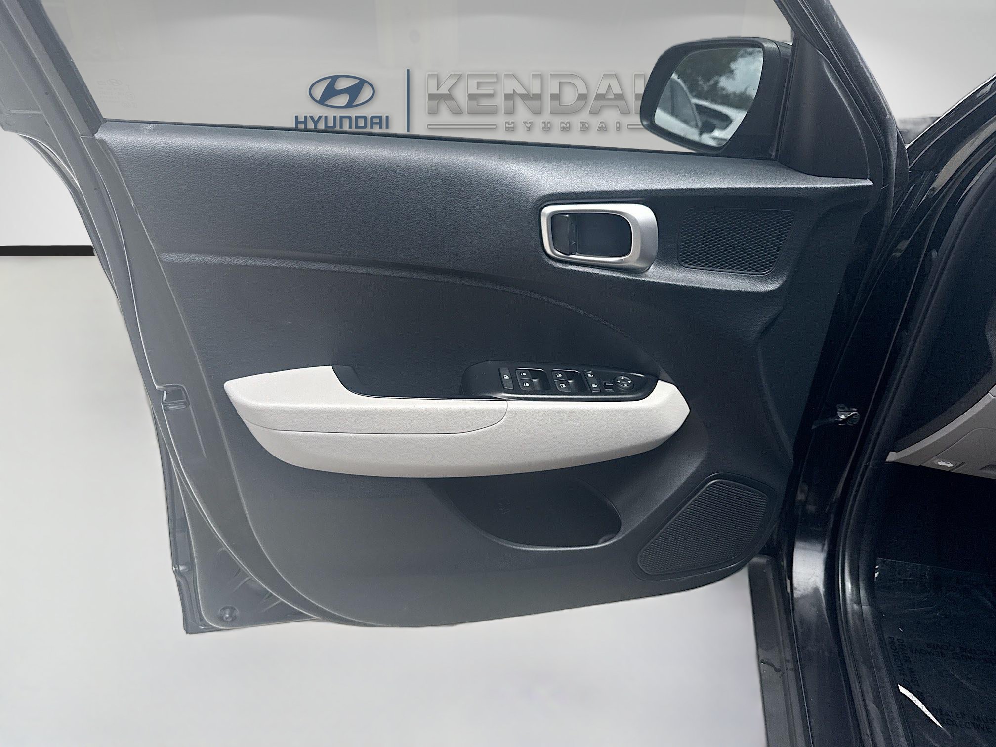 Used 2022 Hyundai Venue SEL FWD image 17