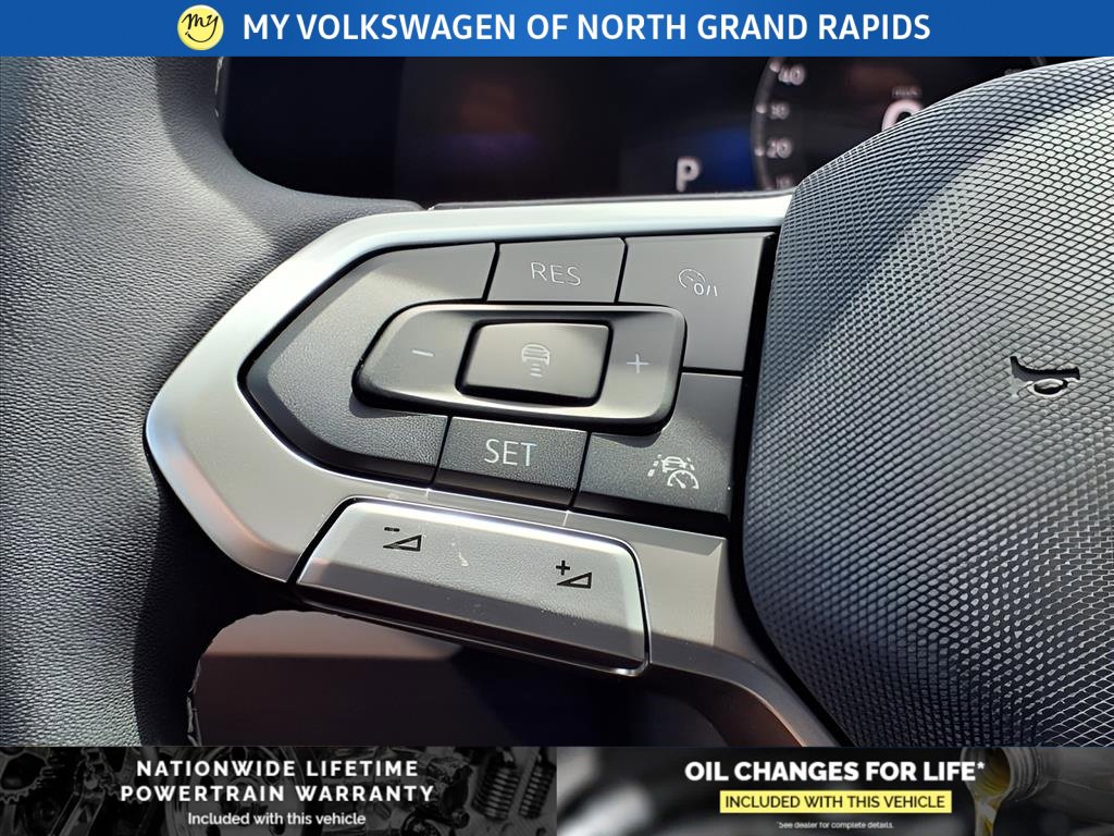 New 2025 Volkswagen Taos SE image 28