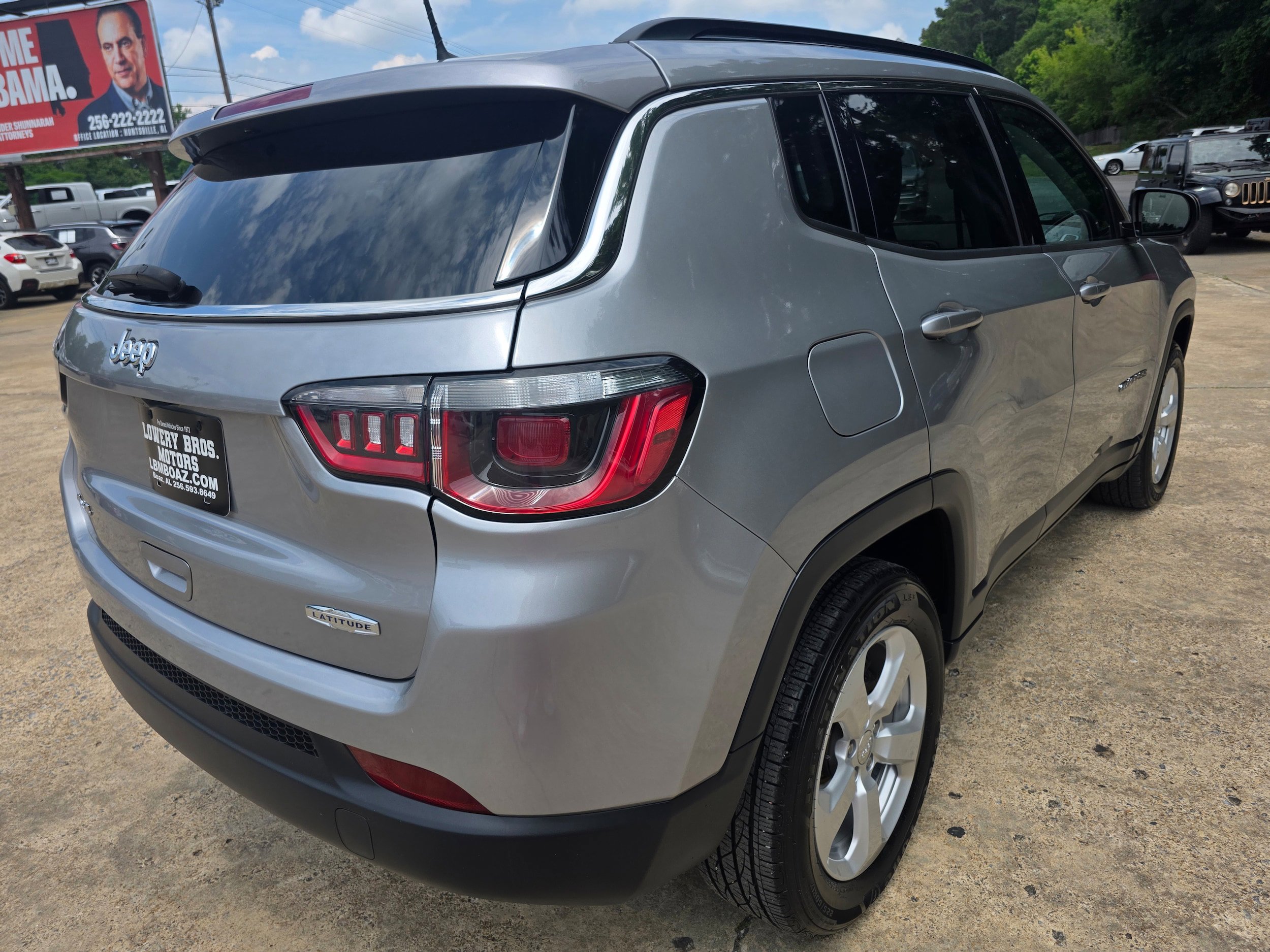Used 2019 Jeep Compass Latitude w/ Cold Weather Group AWD/4WD image 4