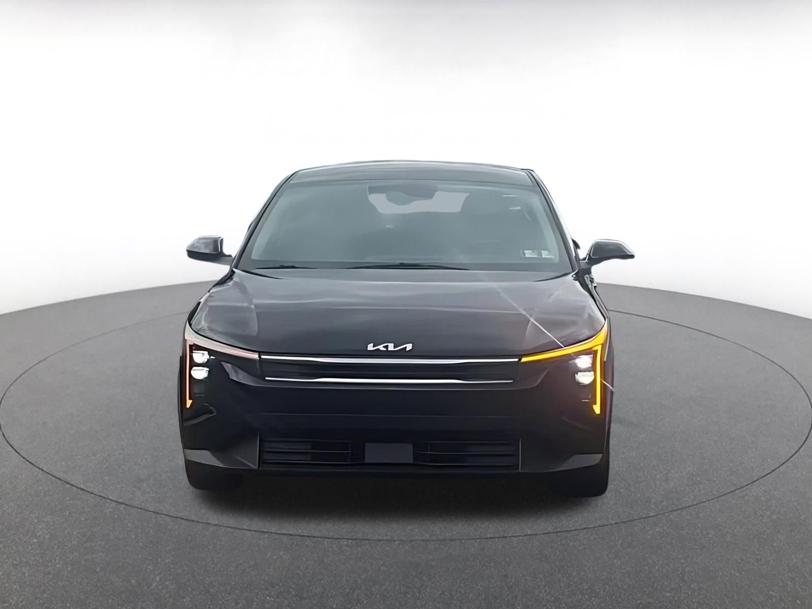 Used 2025 Kia K4 FWD image 4