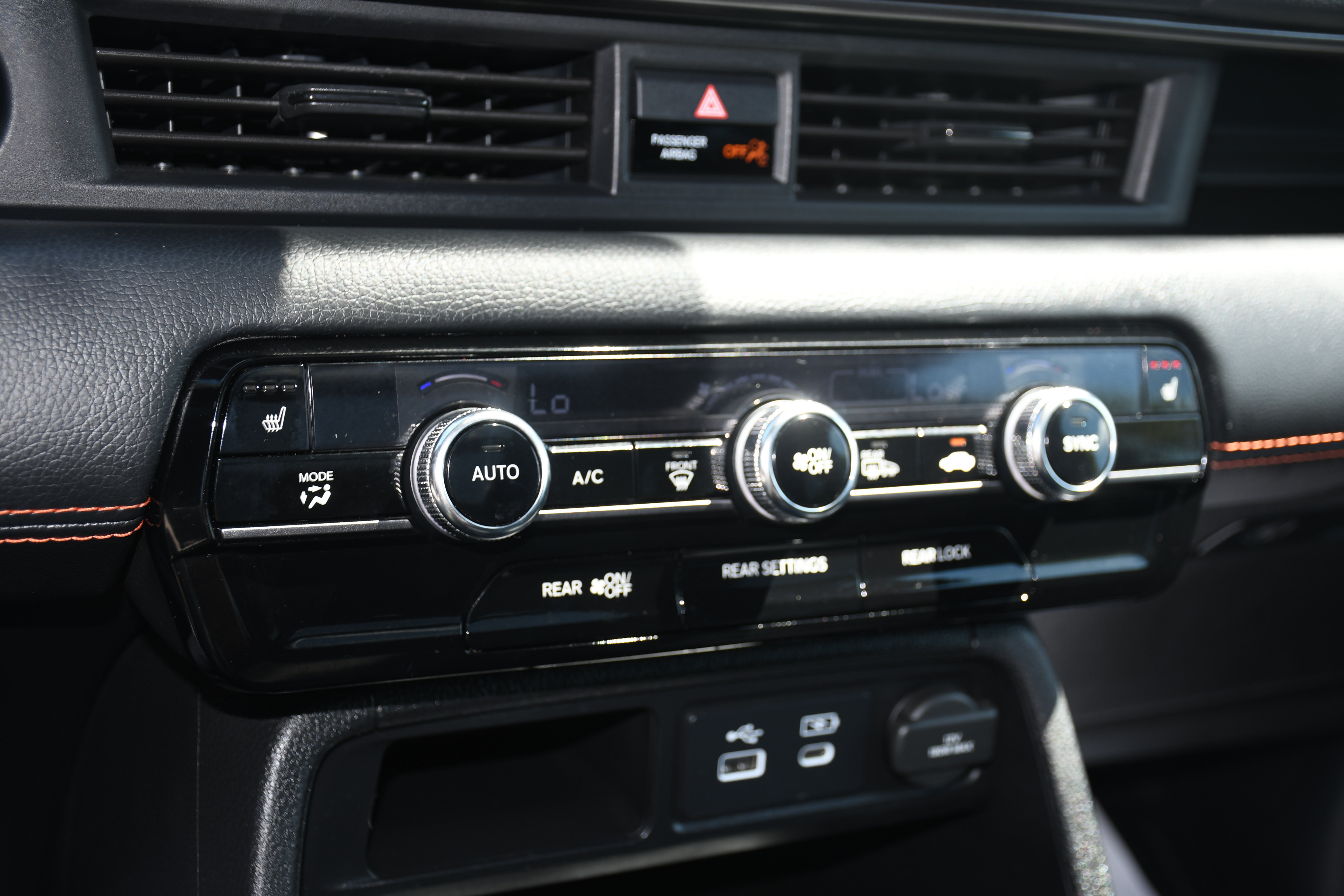 Used 2025 Honda Pilot TrailSport image 16