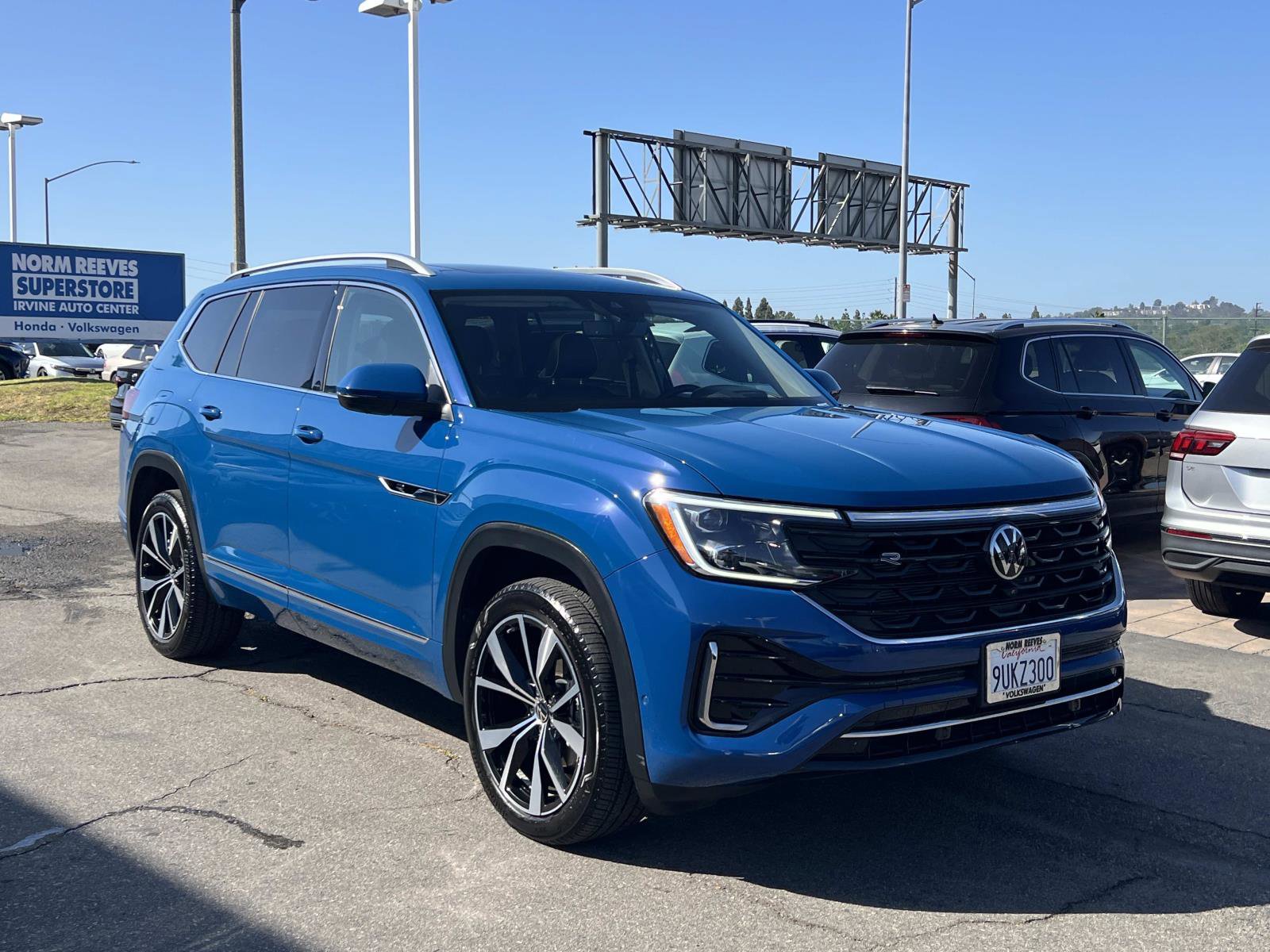 Certified 2025 Volkswagen Atlas SEL Premium R-Line AWD/4WD image 31