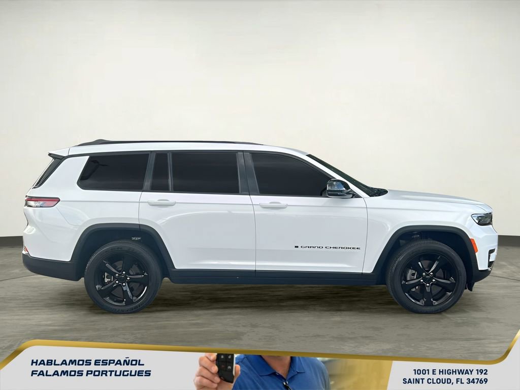 Used 2023 Jeep Grand Cherokee L Laredo image 7