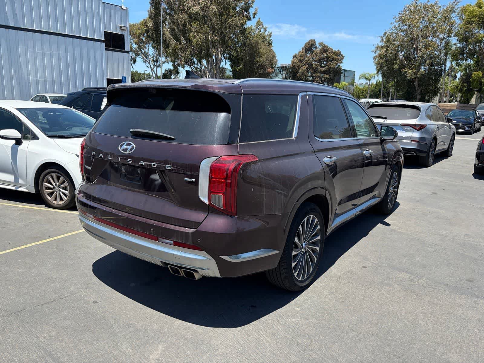 Used 2024 Hyundai Palisade Calligraphy AWD/4WD image 3