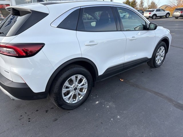 Used 2023 Ford Escape Active image 3