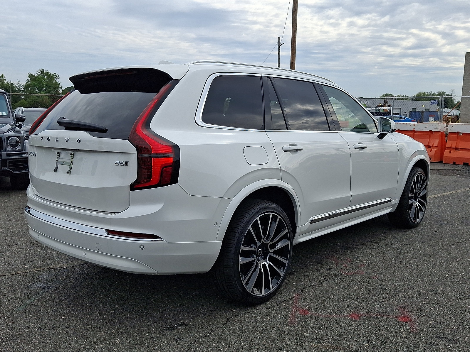 New 2027 Volvo XC90 B6 Plus AWD/4WD image 6