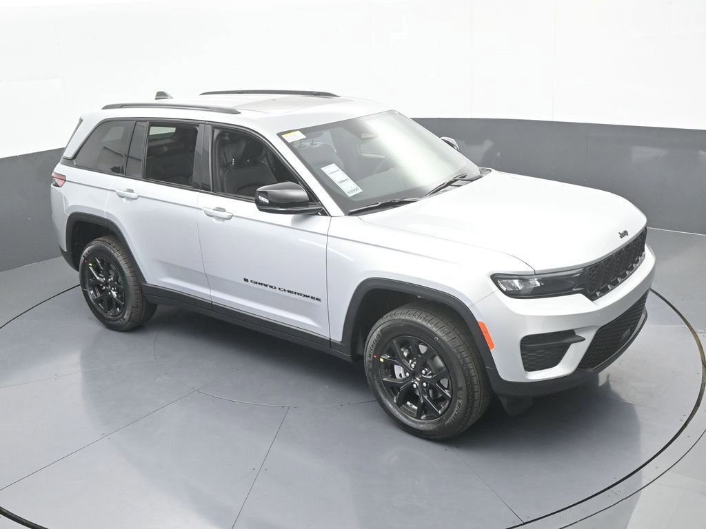 New 2025 Jeep Grand Cherokee Altitude image 47