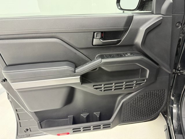 Used 2025 Toyota Tacoma SR5 image 29