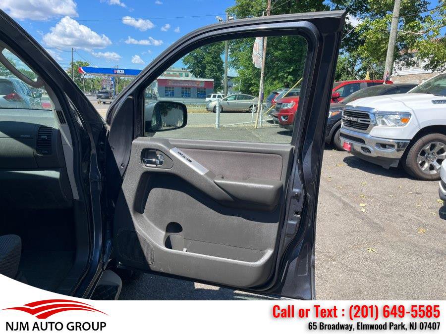 Used 2010 Nissan Pathfinder SE AWD/4WD image 36