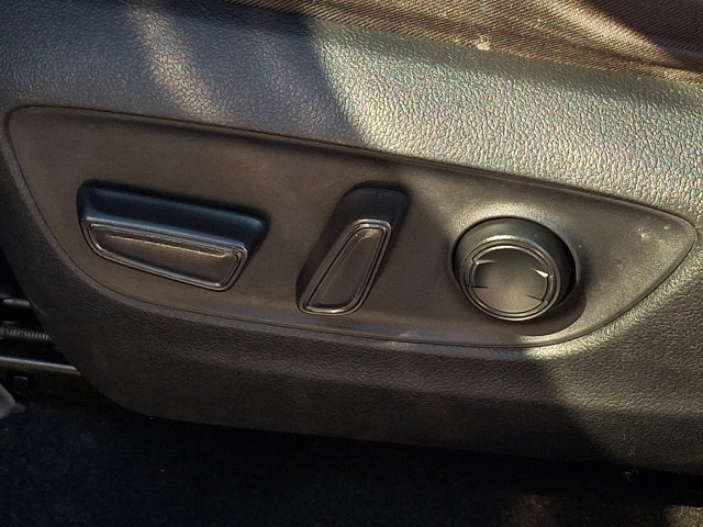 Used 2022 Toyota RAV4 XLE image 27