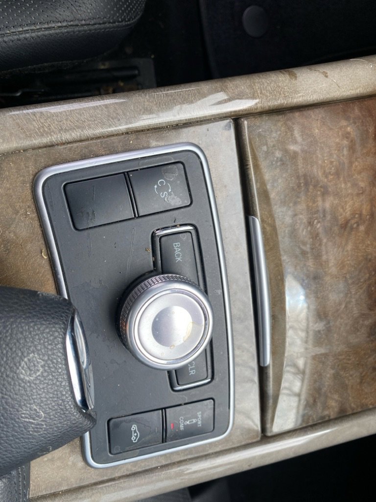 Used 2010 Mercedes-Benz E 550 4MATIC Sedan image 18