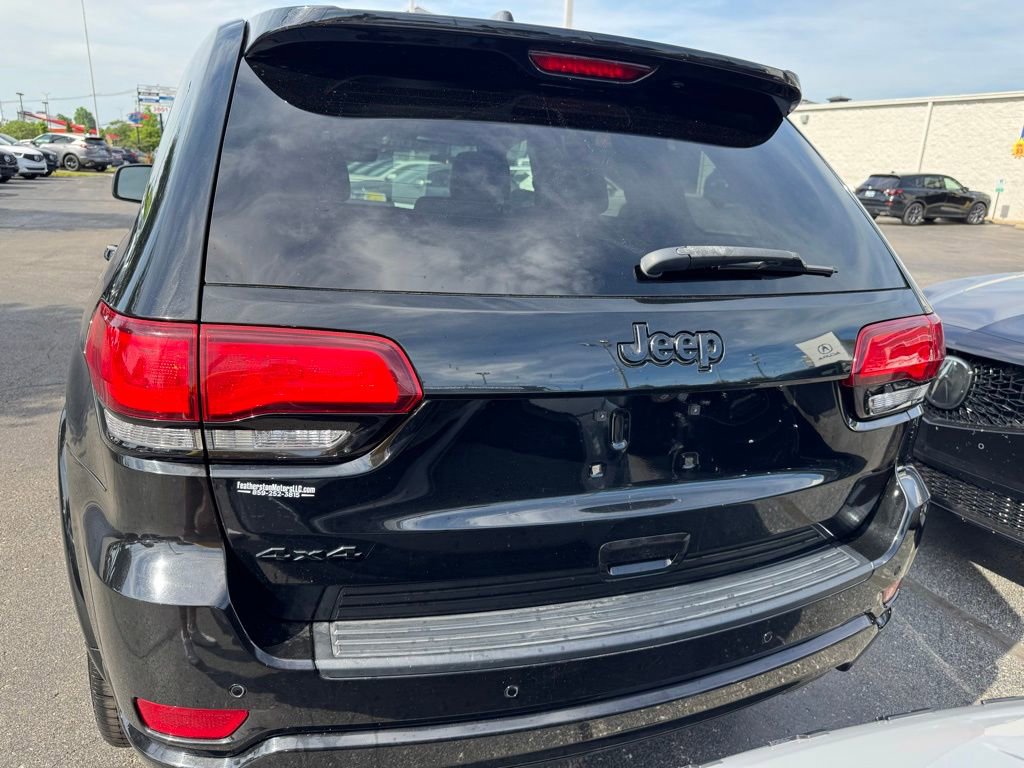Used 2018 Jeep Grand Cherokee Altitude AWD/4WD image 3