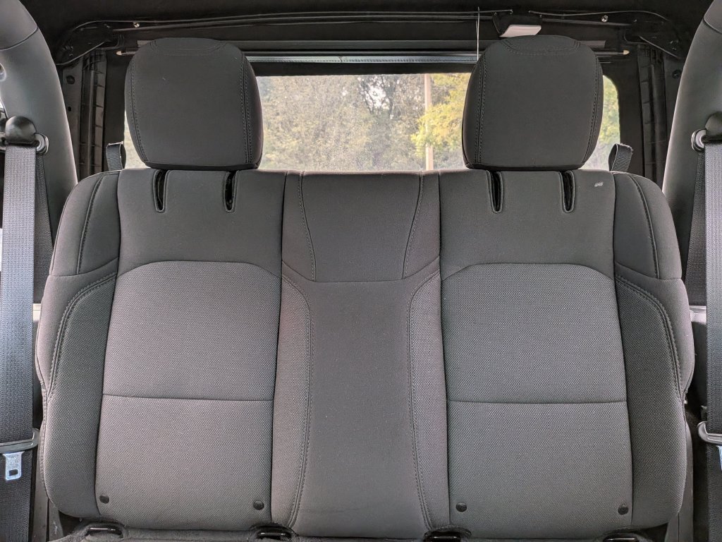 Used 2022 Jeep Wrangler Sport AWD/4WD image 15