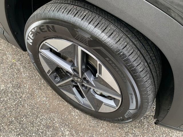 Certified 2025 Hyundai Tucson SEL AWD/4WD image 9