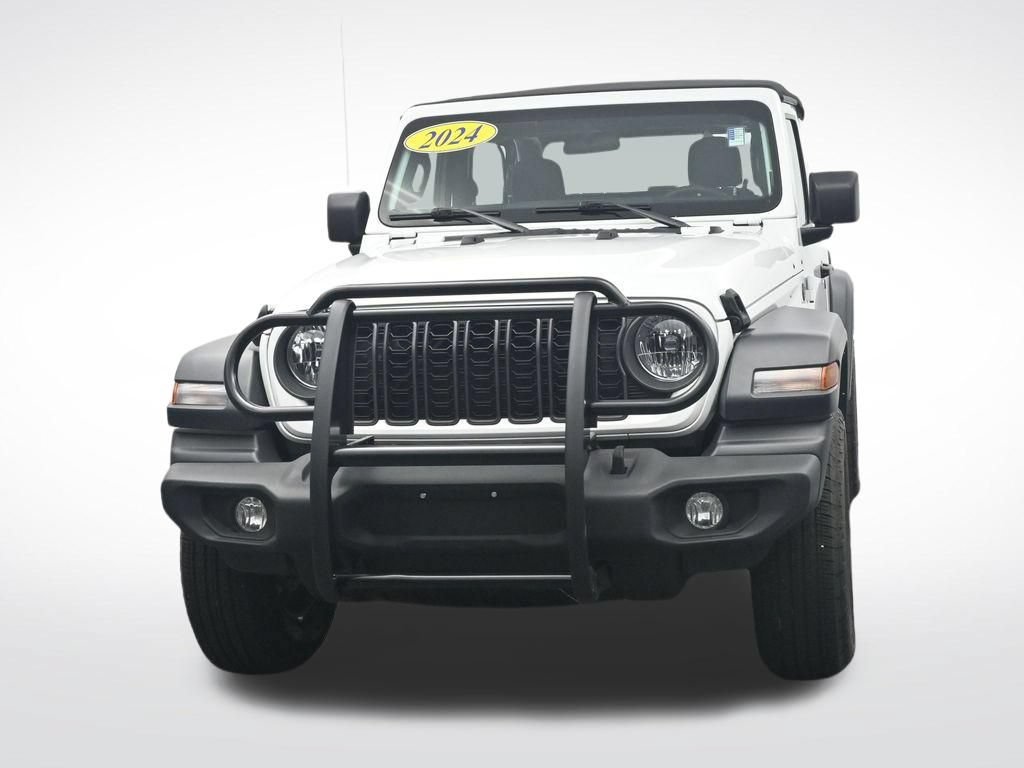 Used 2024 Jeep Wrangler Sport AWD/4WD image 2