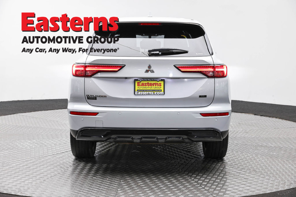 Used 2023 Mitsubishi Outlander SE Black Edition AWD/4WD image 8