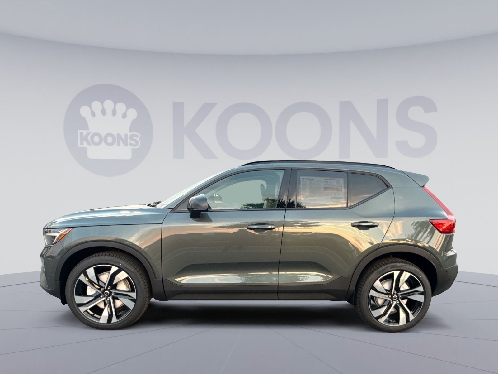 New 2026 Volvo XC40 B5 Plus w/ Climate Package AWD/4WD image 2