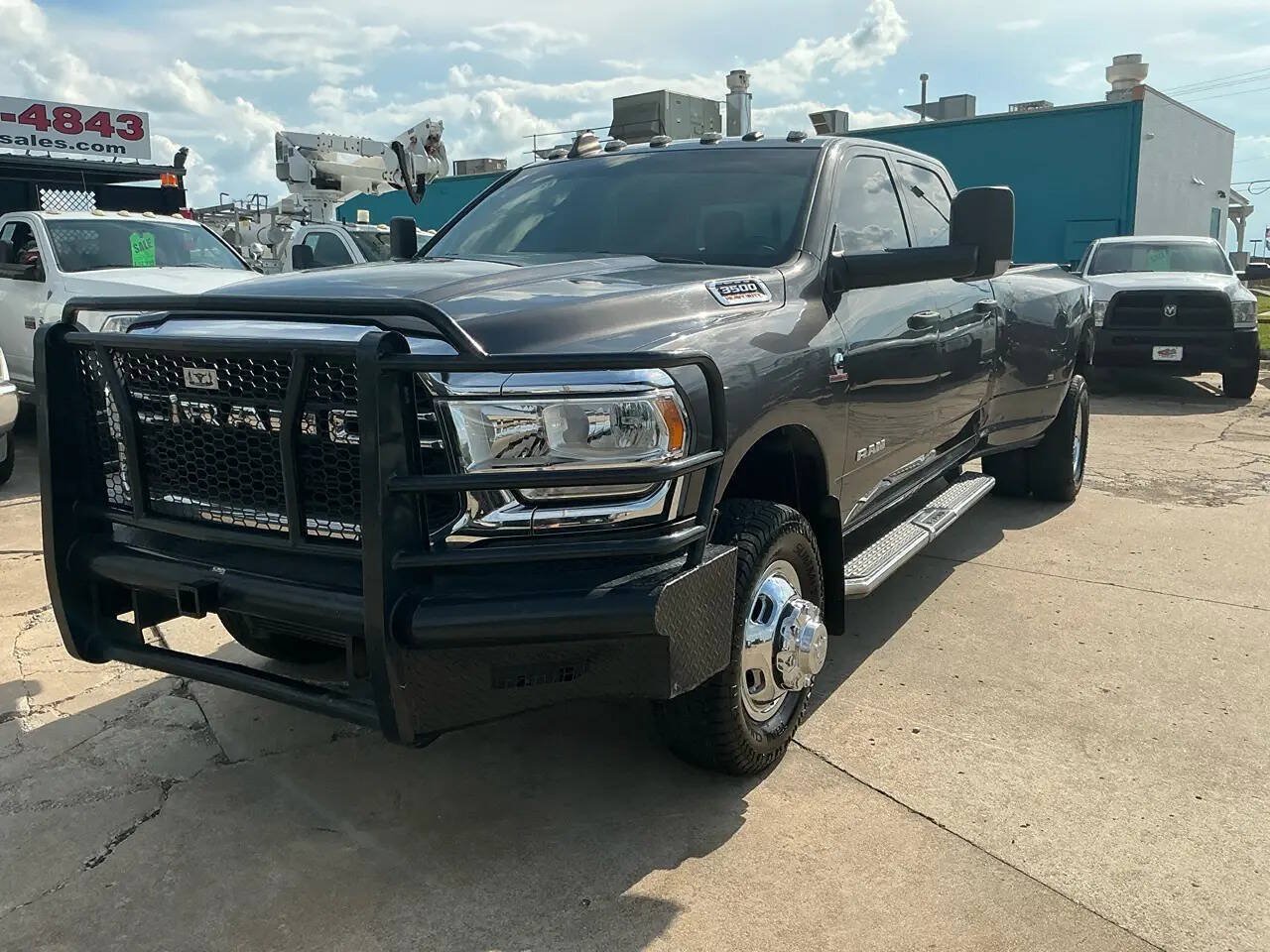 Used 2022 RAM 3500 Tradesman AWD/4WD image 3