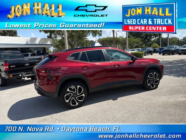 Used 2025 Chevrolet Trax RS w/ Sunroof Package FWD image 10