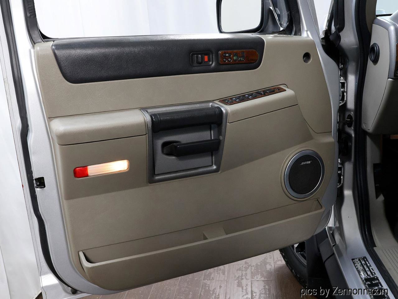 Used 2003 HUMMER H2 w/ Preferred Equipment Group image 18