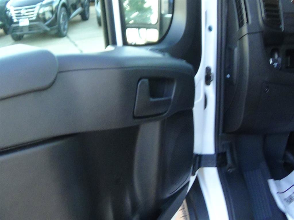 Used 2025 RAM ProMaster 2500 w/ Storage Group FWD image 12