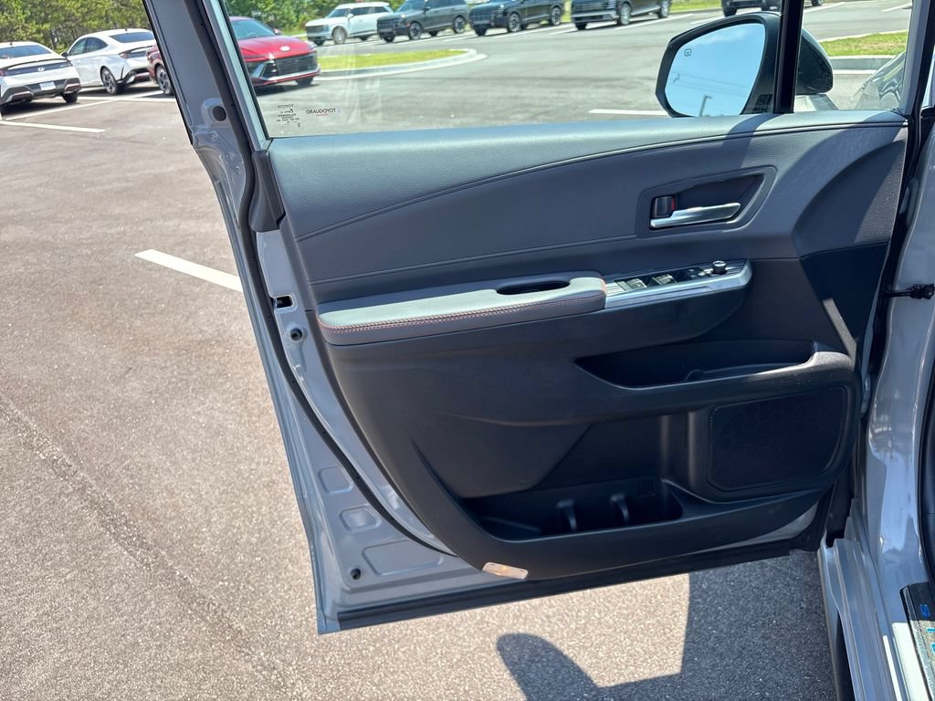 Used 2024 Toyota Sienna XSE w/ XSE Plus Package AWD/4WD image 3