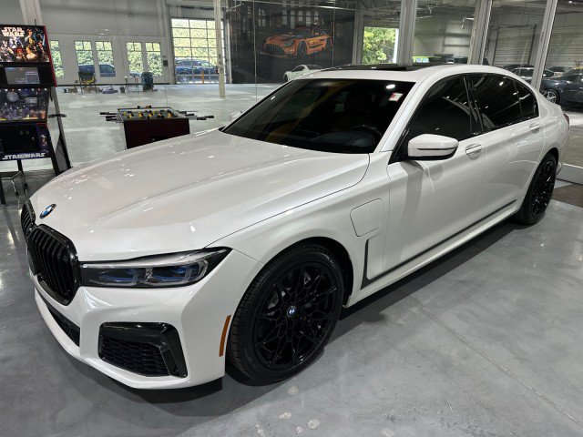 Used 2020 BMW 745e xDrive AWD/4WD image 12